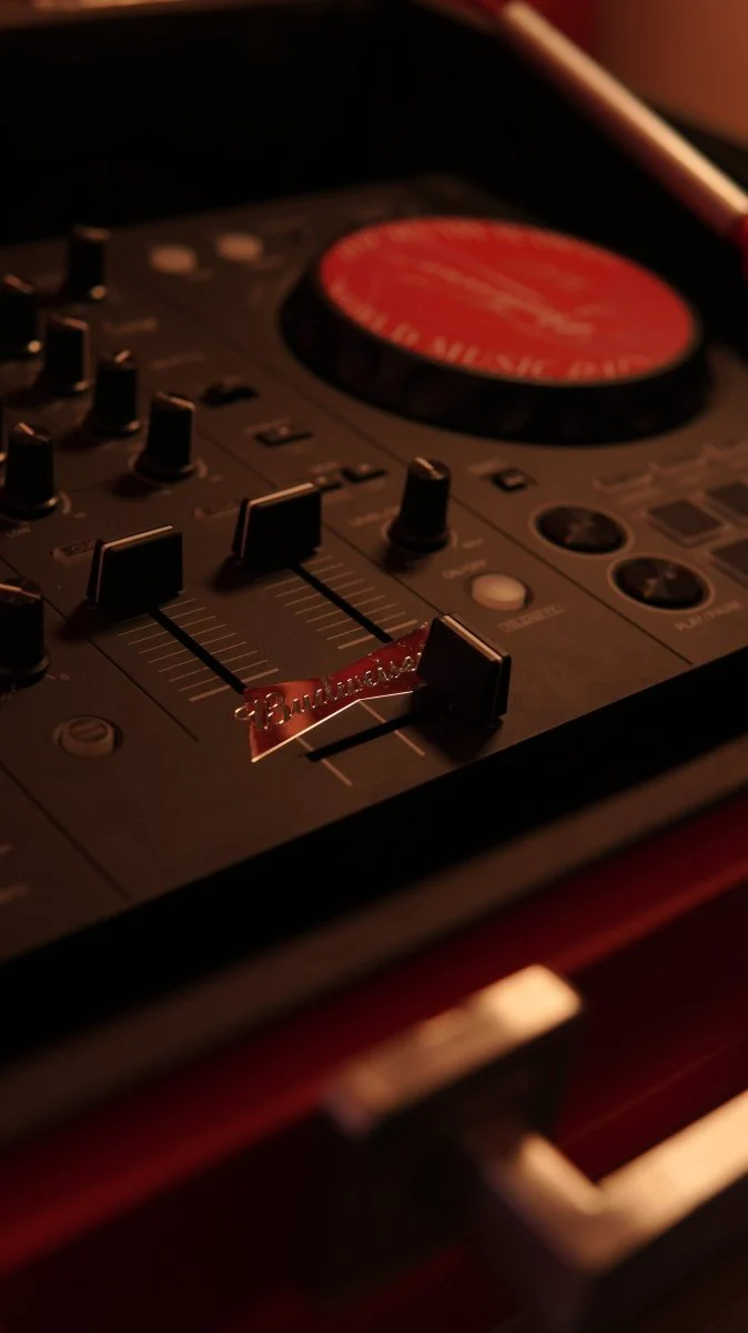 MX1876 - budweiser X notice - Image 4